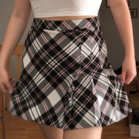 Plaid mini skirt - Picture 3 of 3